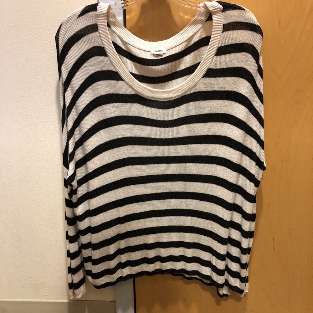 Long sleeve loose fitting shirt